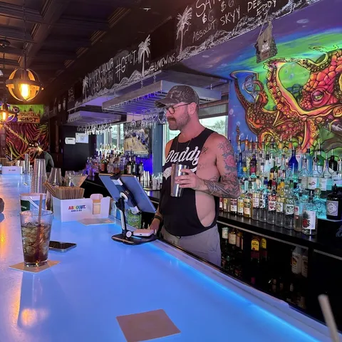 Lit Bar